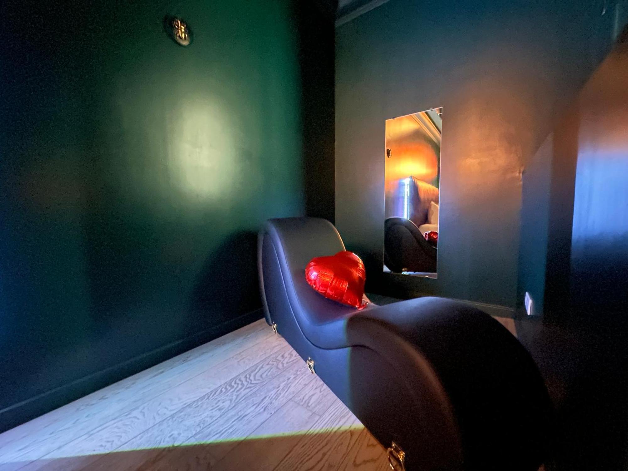 Mieuxqualhotel Jacuzzi Privatif Velvet Desire بوردو المظهر الخارجي الصورة